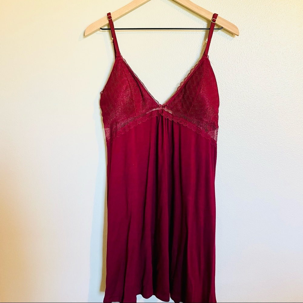 Never worn soft chemise. XL